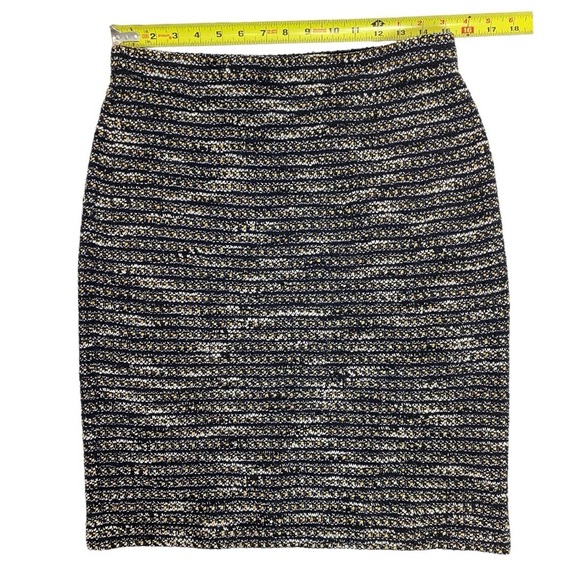 St. John Collection knit skirt - Picture 7 of 8